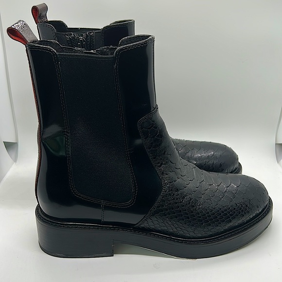 Jeffrey Campbell Black Faux Snakeskin Chelsea Leather Boots Shoes **Size 7** - Picture 3 of 10
